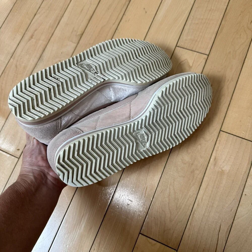 RARE NIKE Velour / Velvet Blush Pink Sneakers Tennis Shoes Size 7.5
